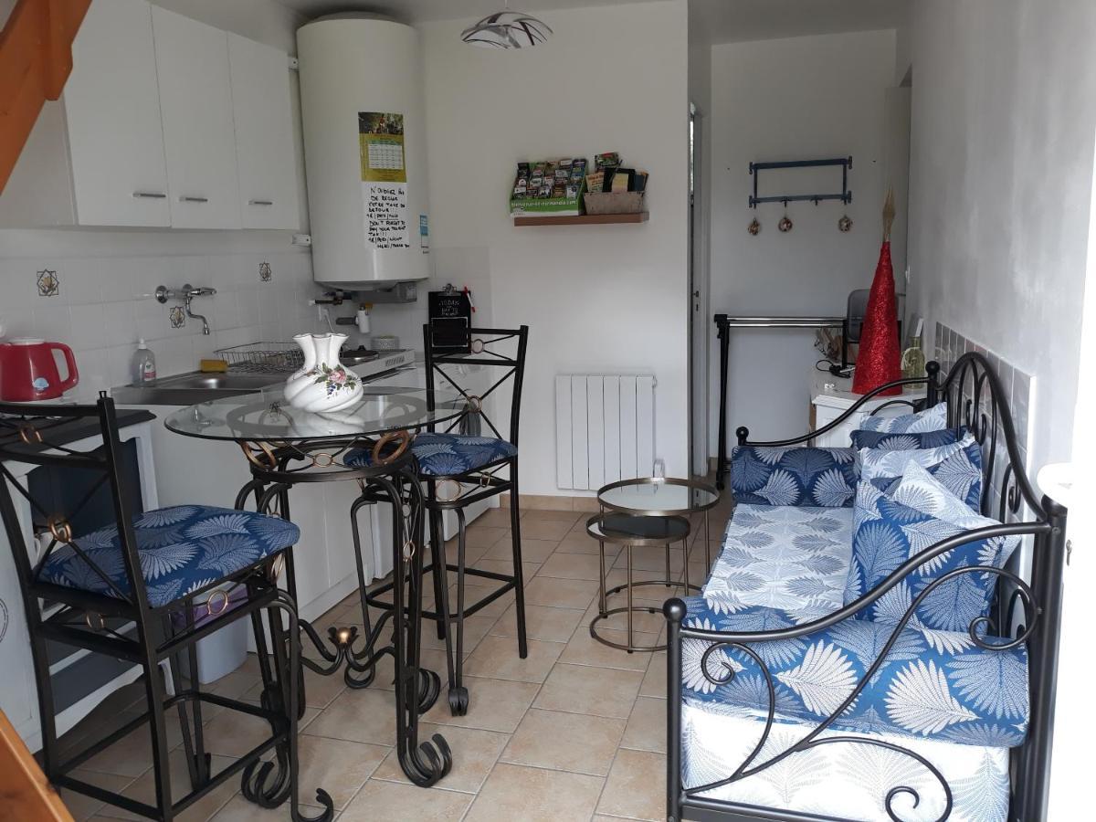 Chambres D'Hotes Elvire Et Laurent Barbey Sainte Marie du Mont Bagian luar foto